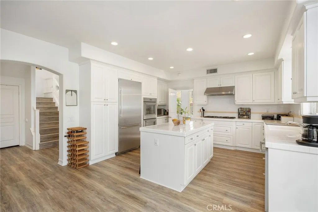 7211 Rockridge Ter, West Hills, California 91307 home-pic-9