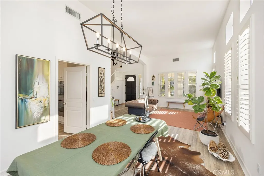 7211 Rockridge Ter, West Hills, California 91307 home-pic-7