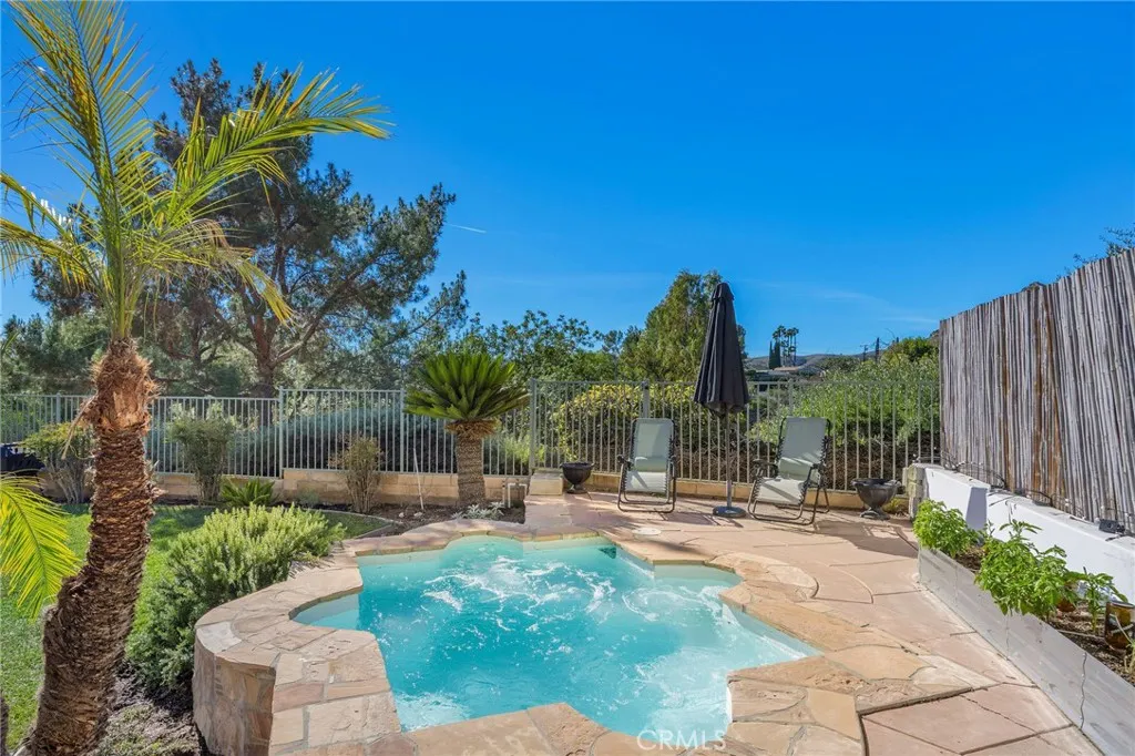 7211 Rockridge Ter, West Hills, California 91307 home-pic-35