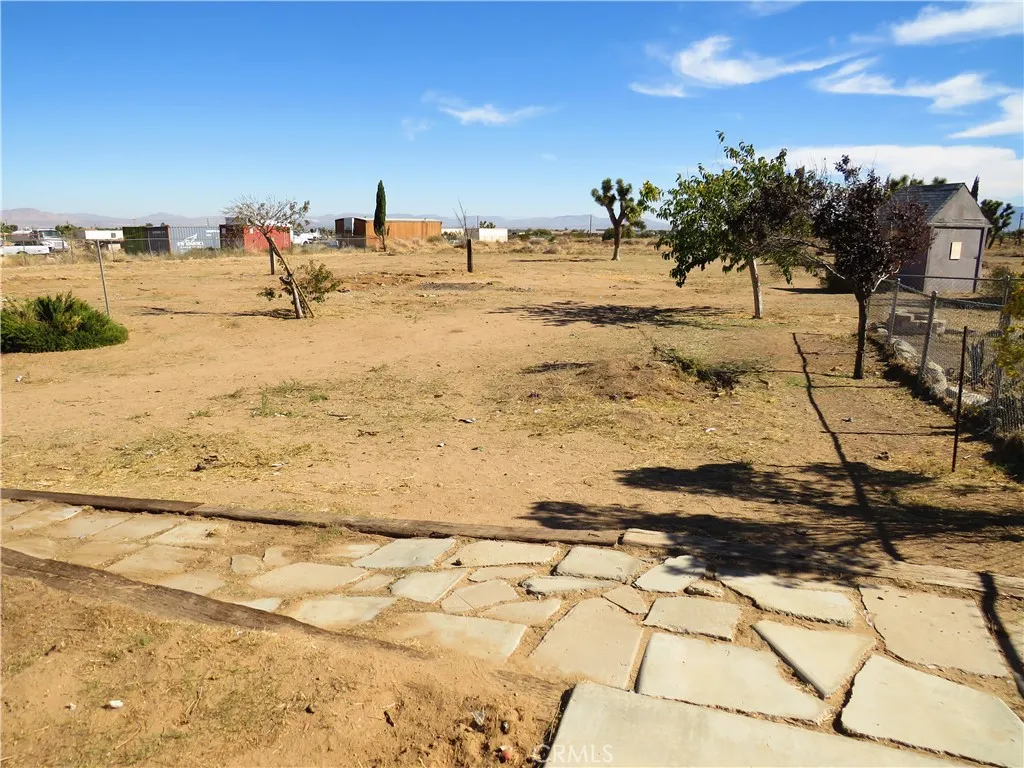 9951 Arrowhead, Phelan, California 92371 home-pic-4