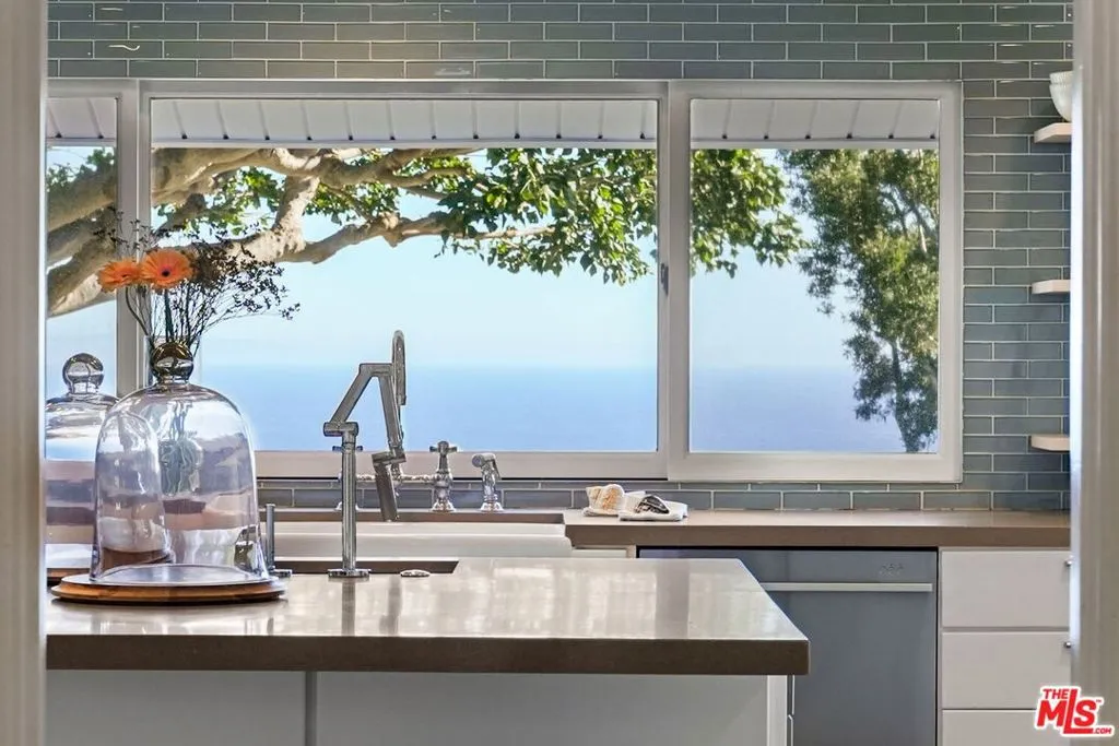 29225 Cliffside Drive, Malibu, California 90265 home-pic-7