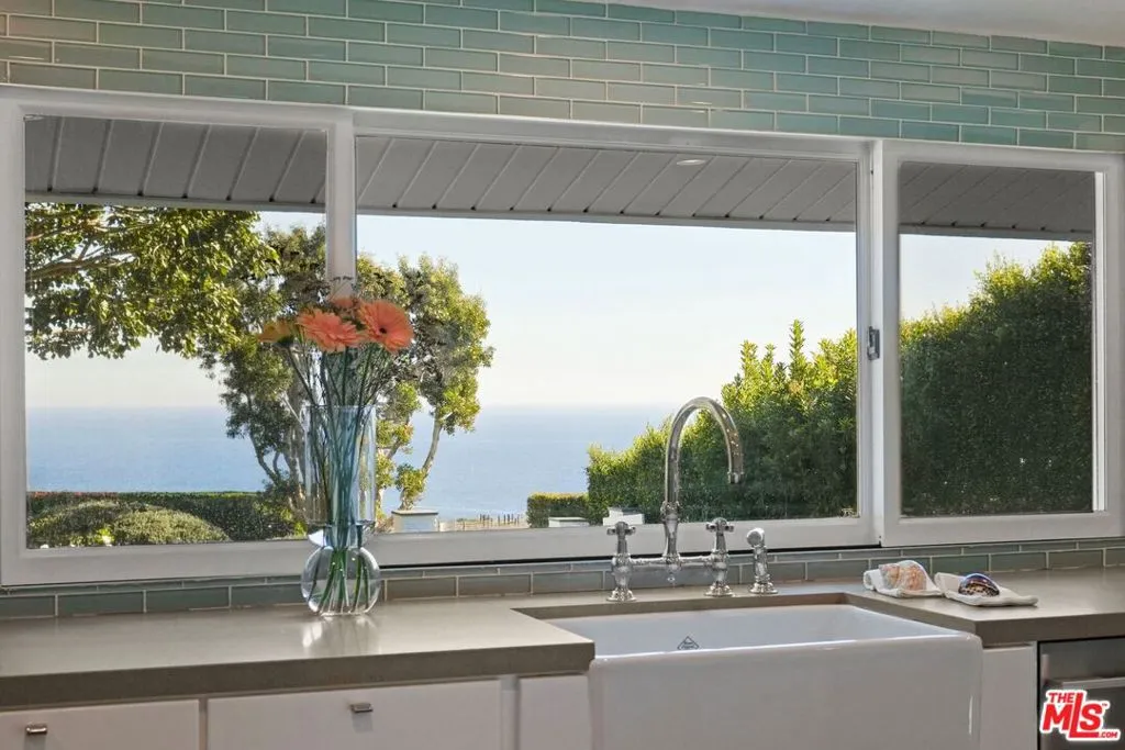 29225 Cliffside Drive, Malibu, California 90265 home-pic-9