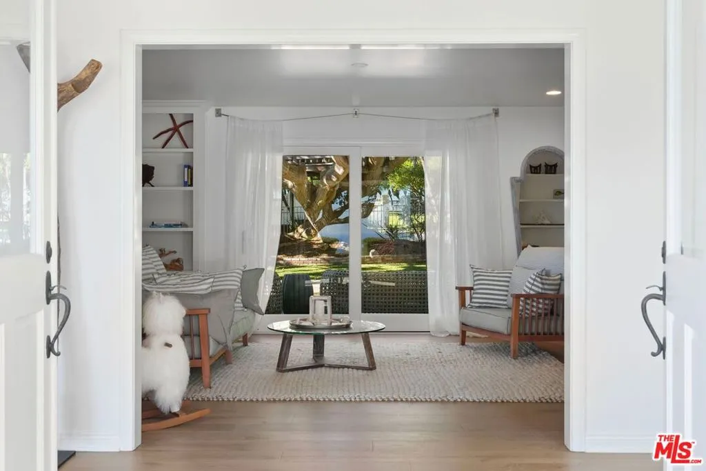 29225 Cliffside Drive, Malibu, California 90265 home-pic-12