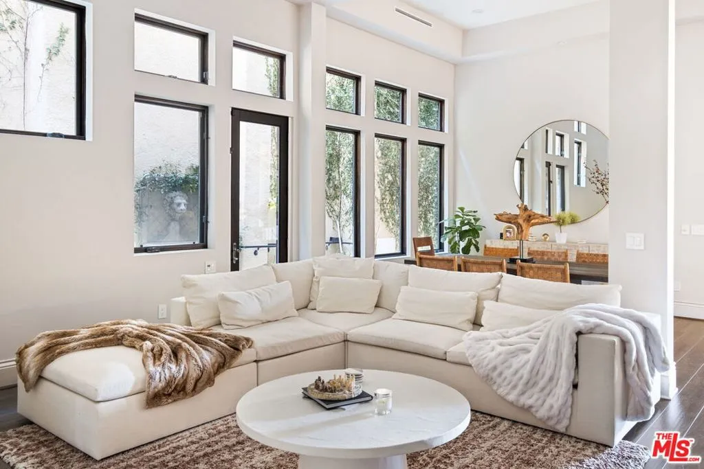 3087 Passmore Drive, Los Angeles, California 90068 home-pic-5