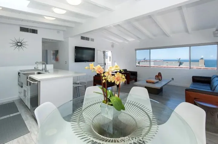 224 39th Street, Manhattan Beach, California 90266