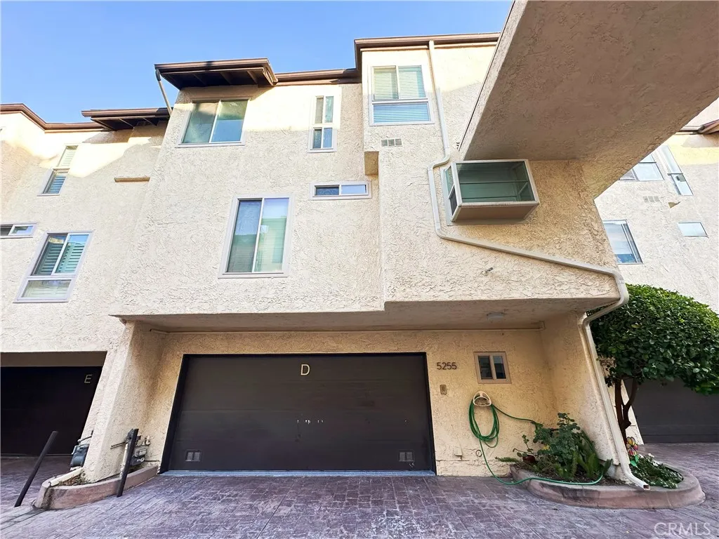 5255 Coldwater Canyon Avenue D, Sherman Oaks, California 91401 home-pic-16