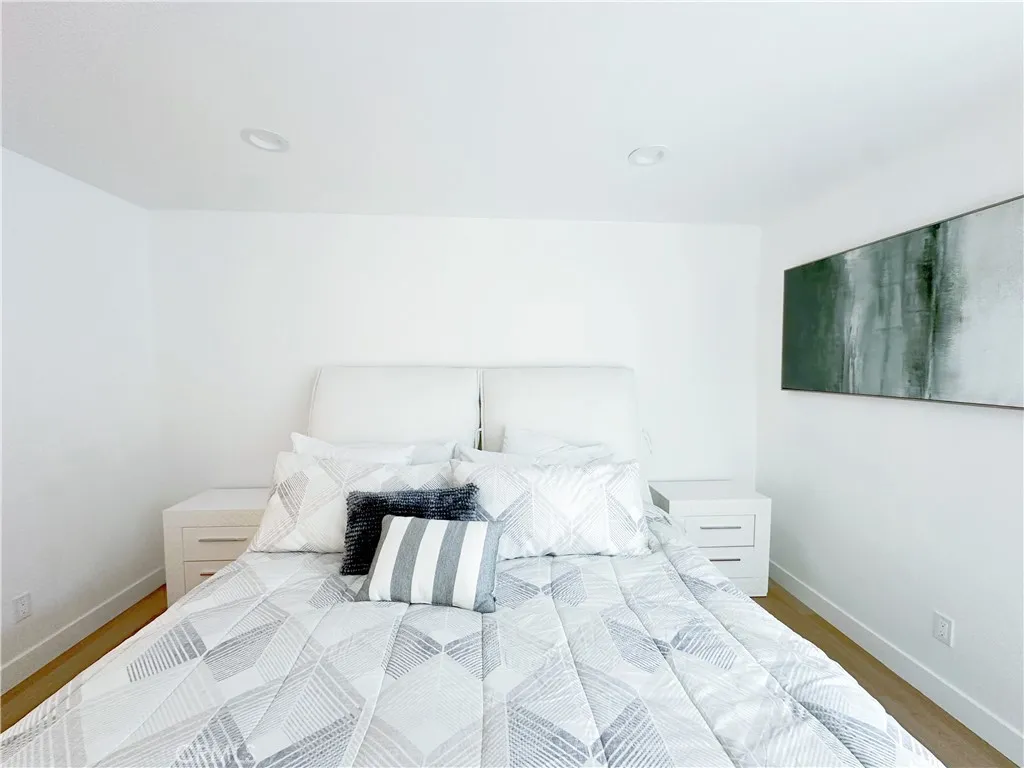 5255 Coldwater Canyon Avenue D, Sherman Oaks, California 91401 home-pic-12