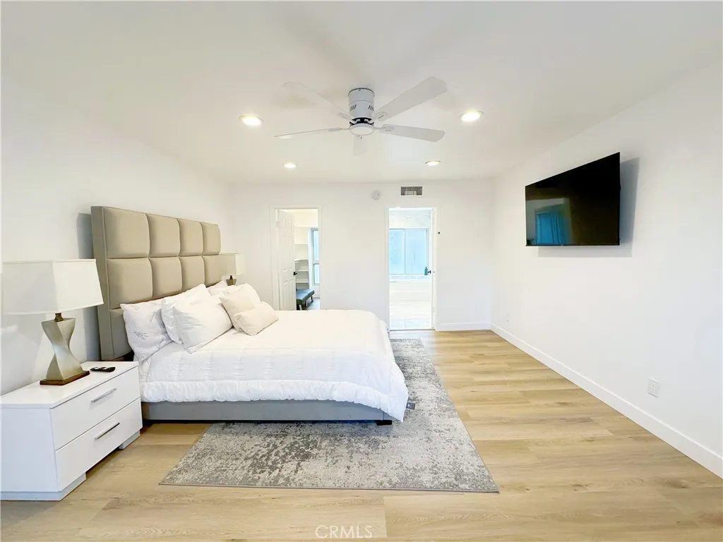 5255 Coldwater Canyon Avenue D, Sherman Oaks, California 91401 home-pic-9