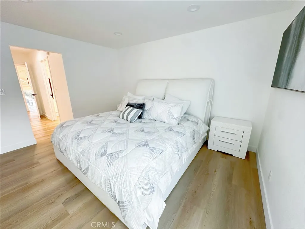 5255 Coldwater Canyon Avenue D, Sherman Oaks, California 91401 home-pic-13