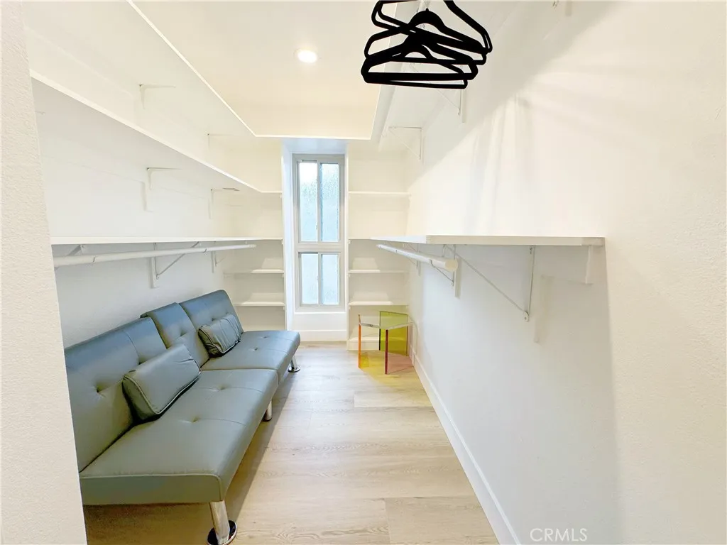 5255 Coldwater Canyon Avenue D, Sherman Oaks, California 91401 home-pic-10