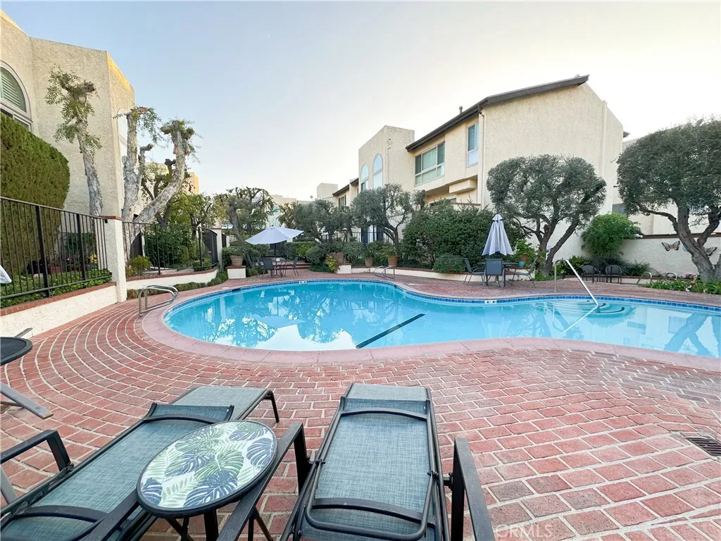 5255 Coldwater Canyon Avenue D, Sherman Oaks, California 91401 home-pic-20