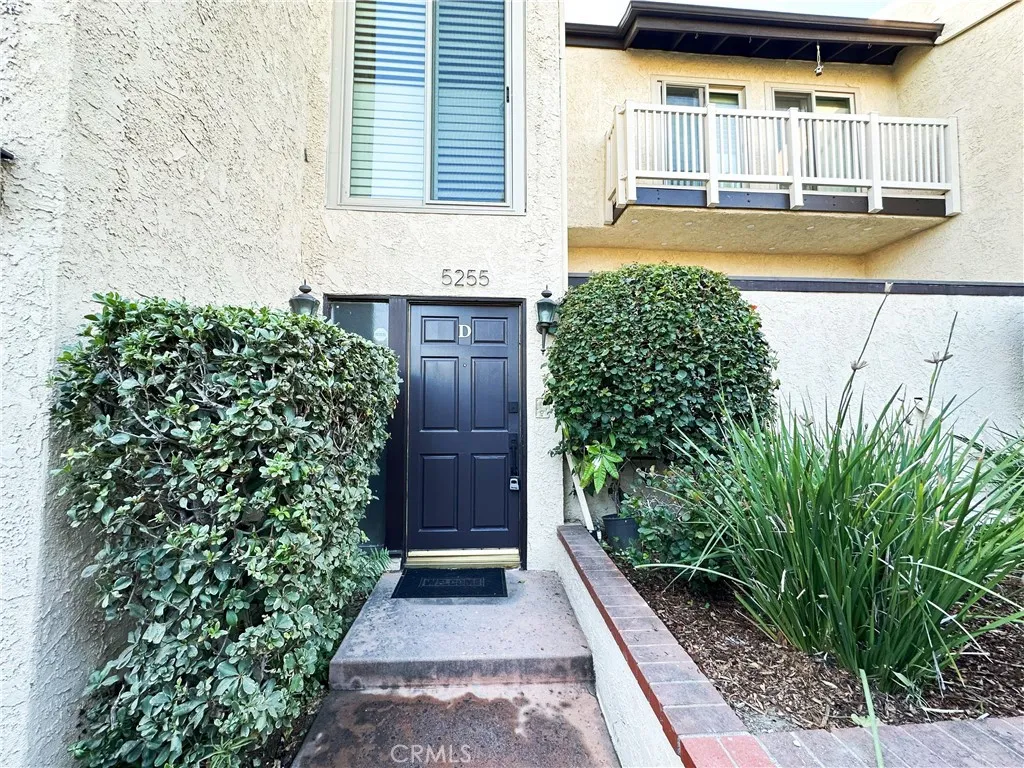 5255 Coldwater Canyon Avenue D, Sherman Oaks, California 91401 home-pic-14