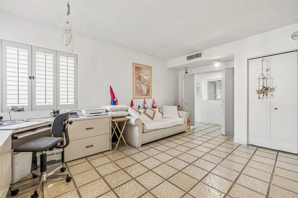 2450 Camino Vida, Palm Springs, California 92264 home-pic-32