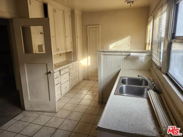 4260 S Figueroa Street, Los Angeles, California 90037