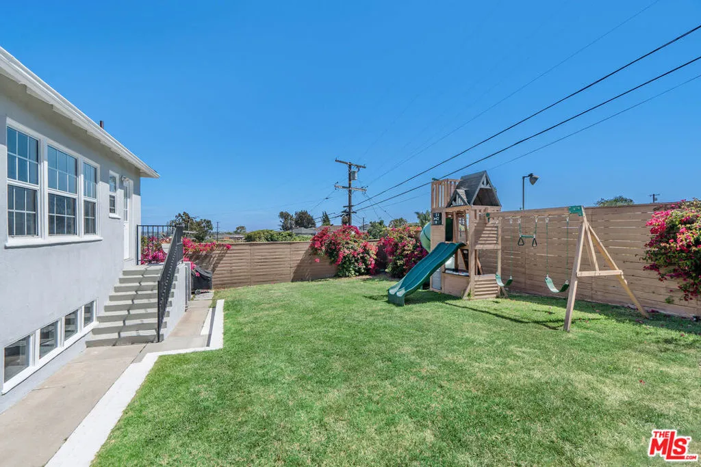 4949 Onaknoll Avenue, Los Angeles, California 90043 home-pic-27