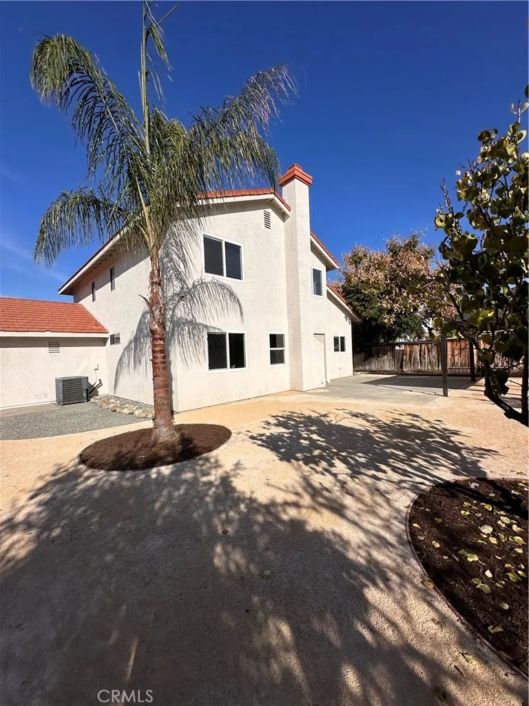 1054 E. Commonwealth Avenue, San Jacinto, California 92583 home-pic-18
