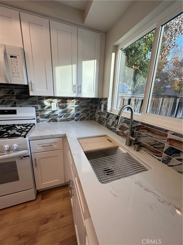 1054 E. Commonwealth Avenue, San Jacinto, California 92583 home-pic-7