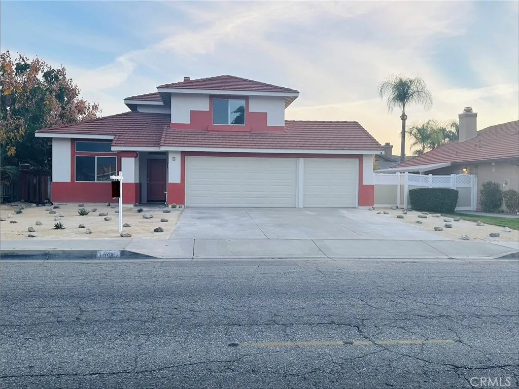 1054 E. Commonwealth Avenue, San Jacinto, California 92583 home-pic-1