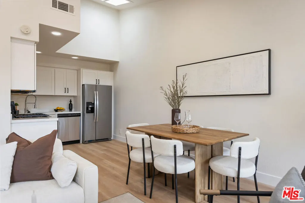 164 W 220th Street 10, Carson, California 90745 home-pic-9