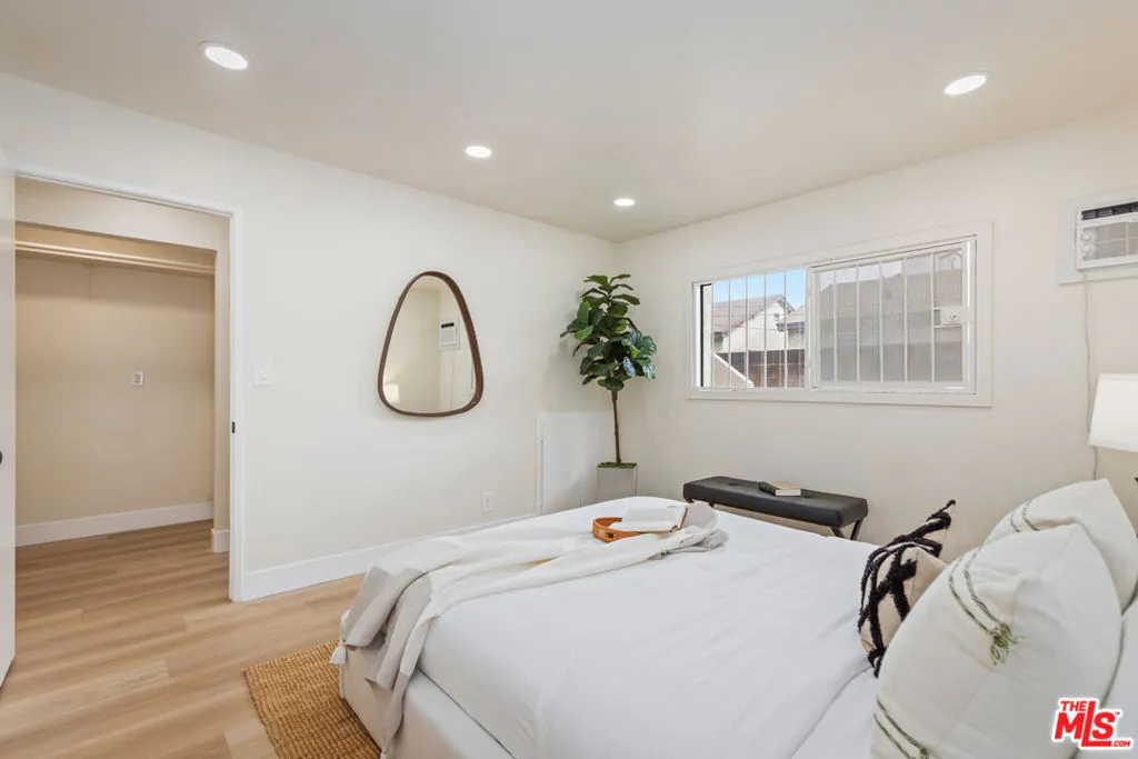 164 W 220th Street 10, Carson, California 90745 home-pic-31