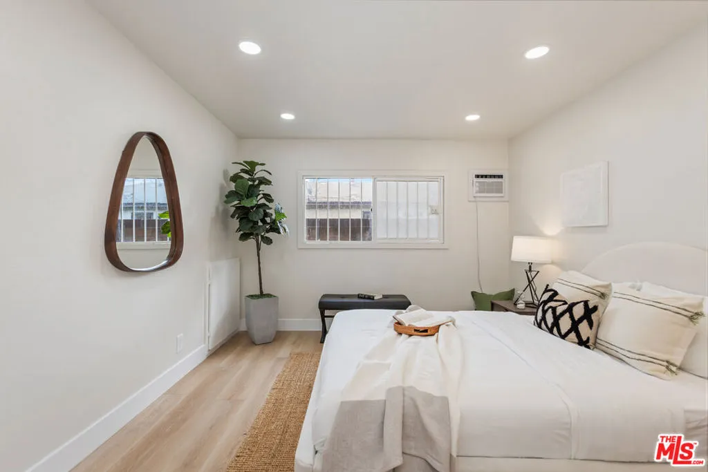 164 W 220th Street 10, Carson, California 90745 home-pic-30