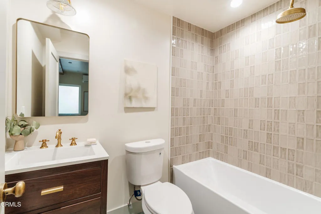 2612 Marathon Street 1/4, Los Angeles, California 90026 home-pic-11