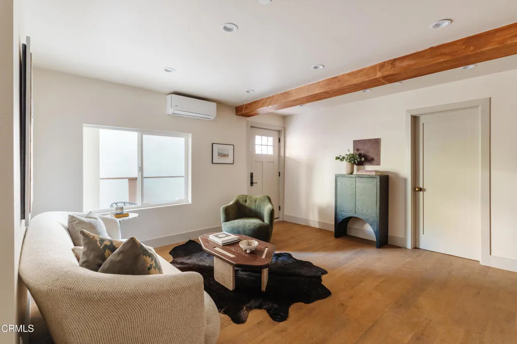 2612 Marathon Street 1/4, Los Angeles, California 90026 home-pic-1