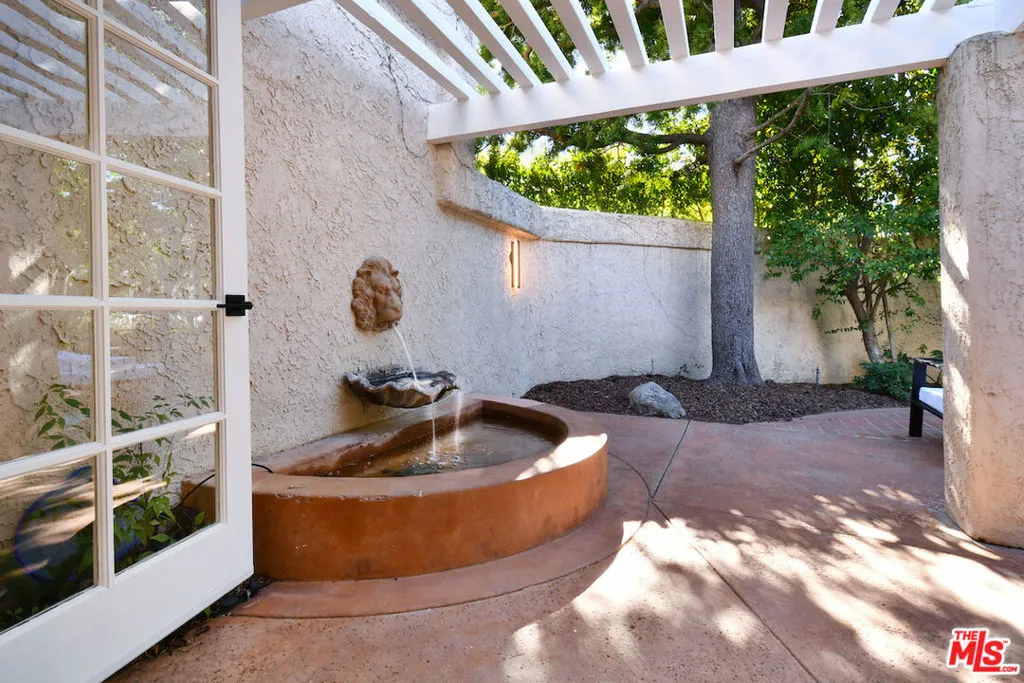 1677 Plum Hollow Circle, Westlake Village, California 91362 home-pic-33