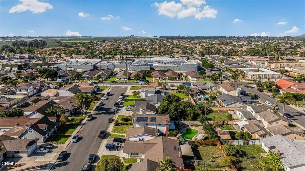 1211 W Robert Avenue, Oxnard, California 93030 home-pic-14