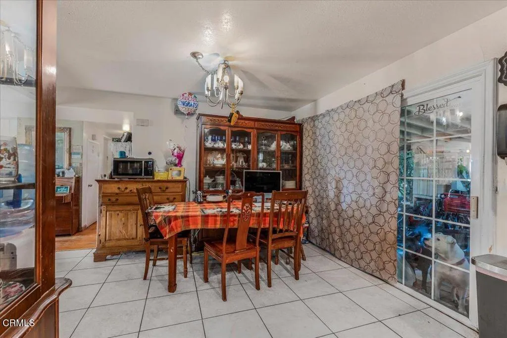 1211 W Robert Avenue, Oxnard, California 93030 home-pic-3