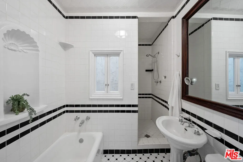 1345 N Hayworth Avenue 209, West Hollywood, California 90046 home-pic-27