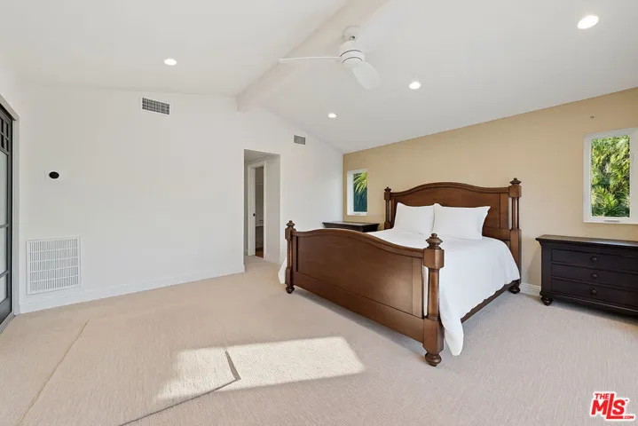 16907 Dulce Ynez Lane, Pacific Palisades, California 90272