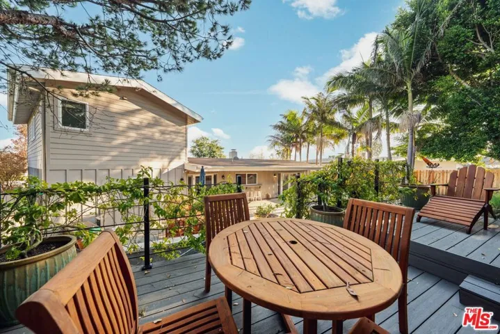 16907 Dulce Ynez Lane, Pacific Palisades, California 90272