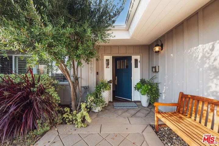 16907 Dulce Ynez Lane, Pacific Palisades, California 90272