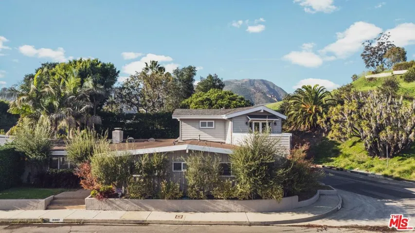 16907 Dulce Ynez Lane, Pacific Palisades, California 90272