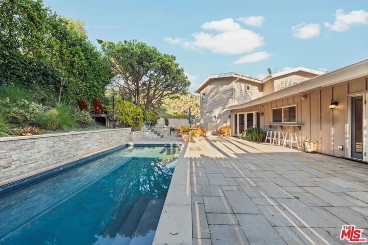 16907 Dulce Ynez Lane, Pacific Palisades, California 90272