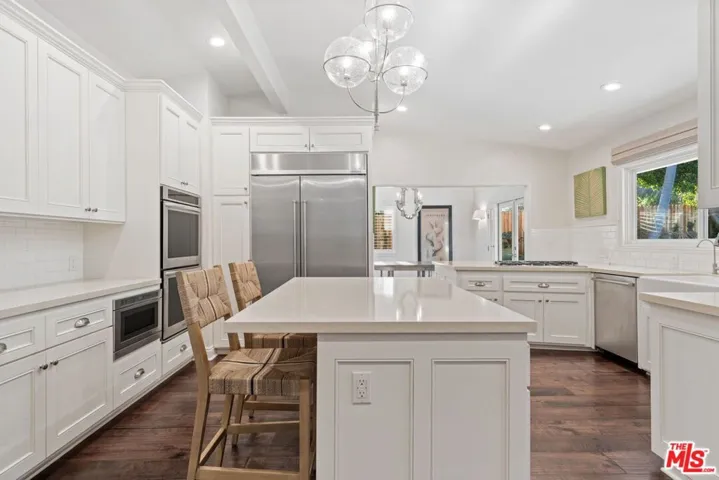 16907 Dulce Ynez Lane, Pacific Palisades, California 90272