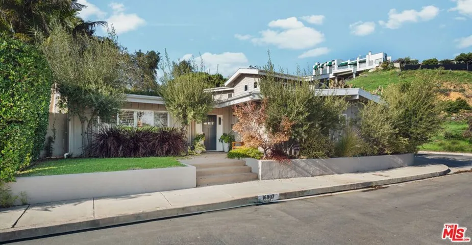 16907 Dulce Ynez Lane, Pacific Palisades, California 90272