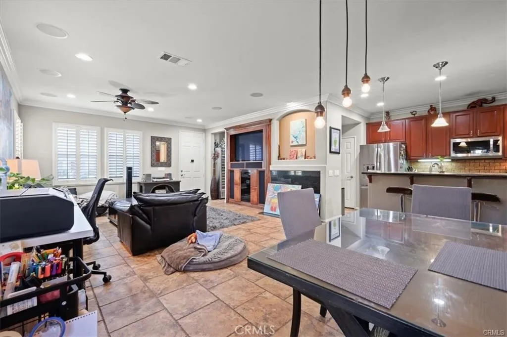 24081 Stone Creek Drive, Valencia, California 91354 home-pic-11