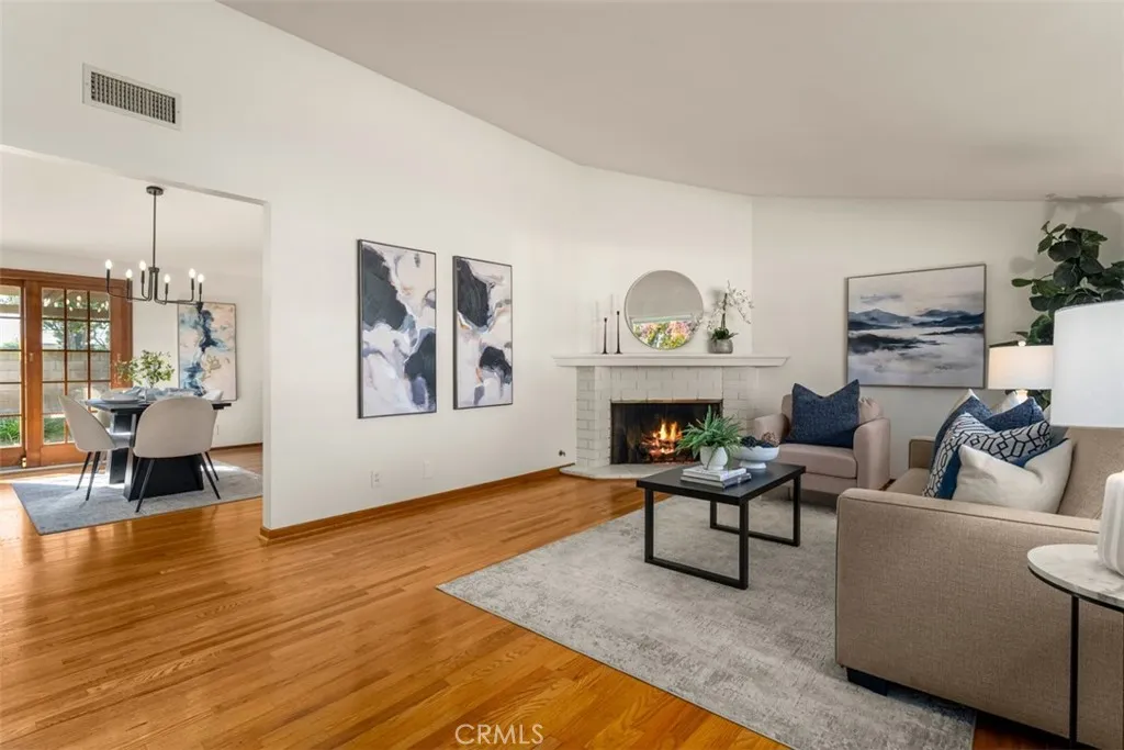 2020 W Willow Avenue, Orange, California 92868 home-pic-0