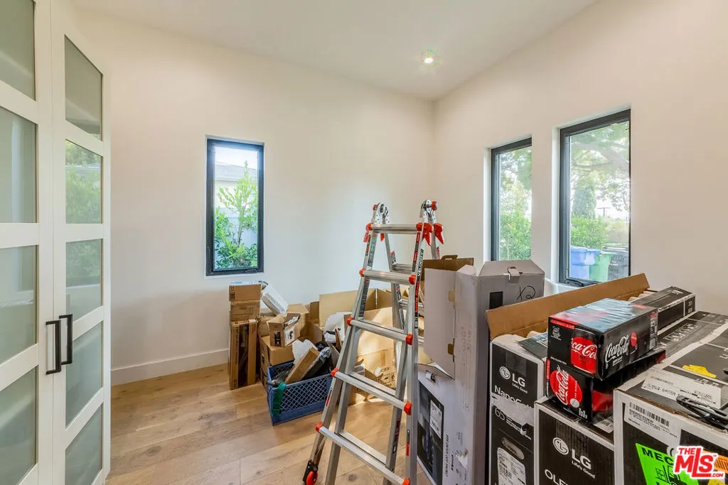 3932 Glencoe Avenue, Venice, California 90291 home-pic-17