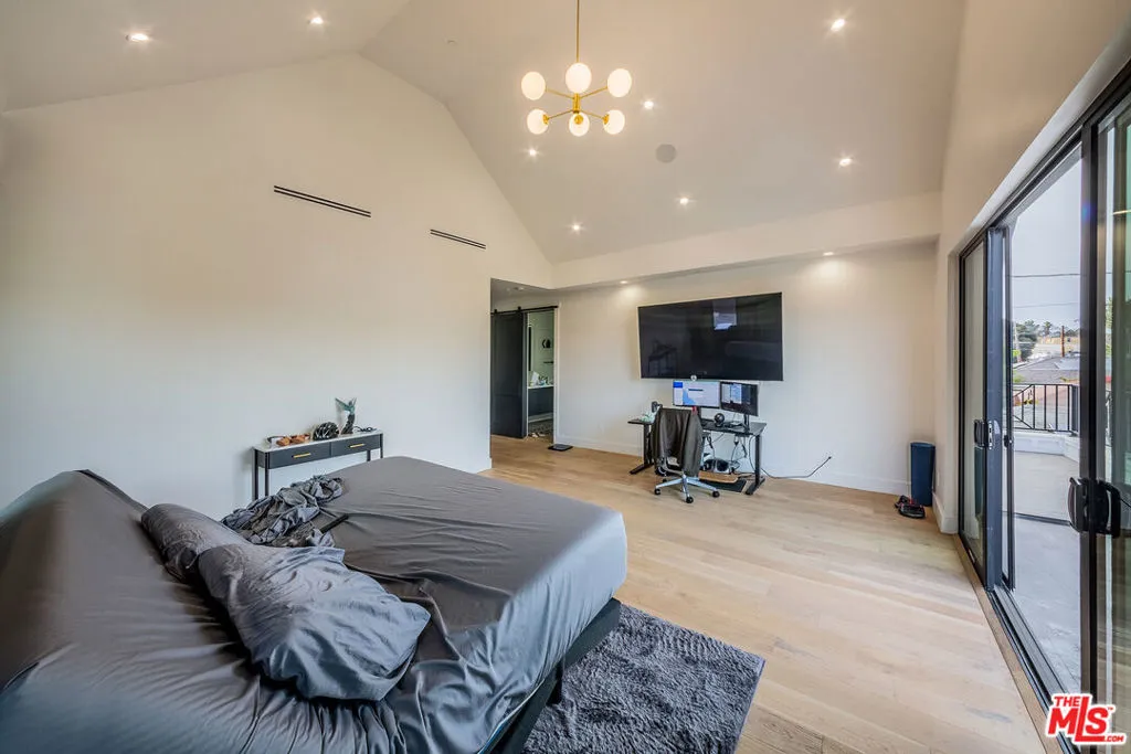 3932 Glencoe Avenue, Venice, California 90291 home-pic-10