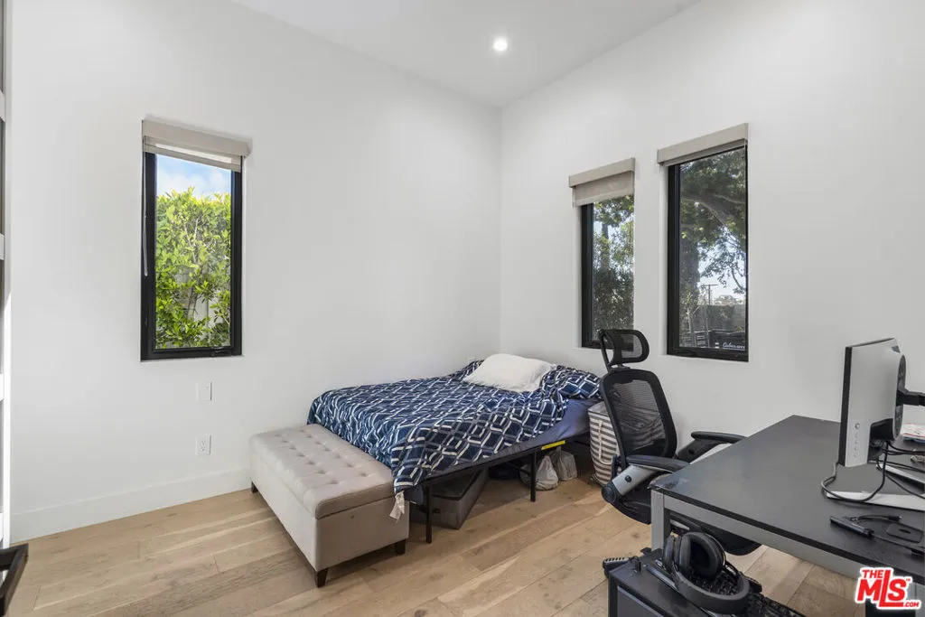 3932 Glencoe Avenue, Venice, California 90291 home-pic-41