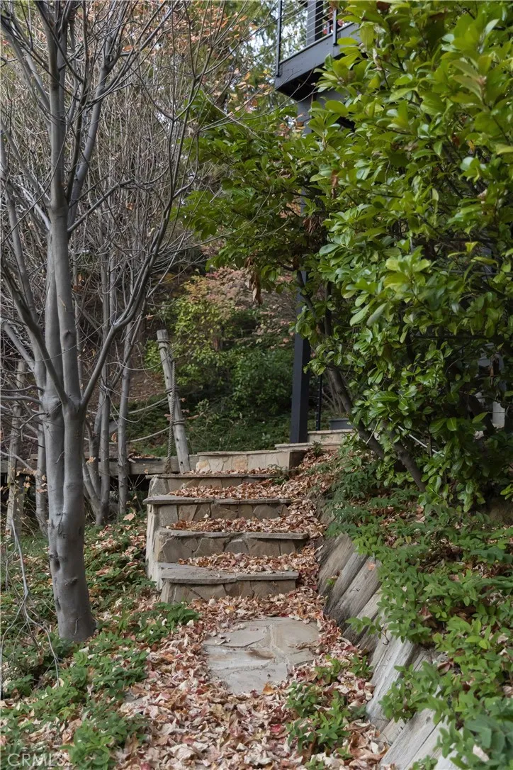 654 S Cumberland, Lake Arrowhead, California 92352 home-pic-43