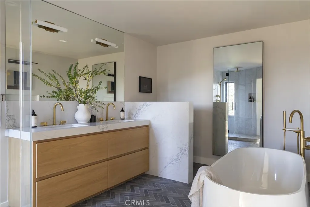 654 S Cumberland, Lake Arrowhead, California 92352 home-pic-16