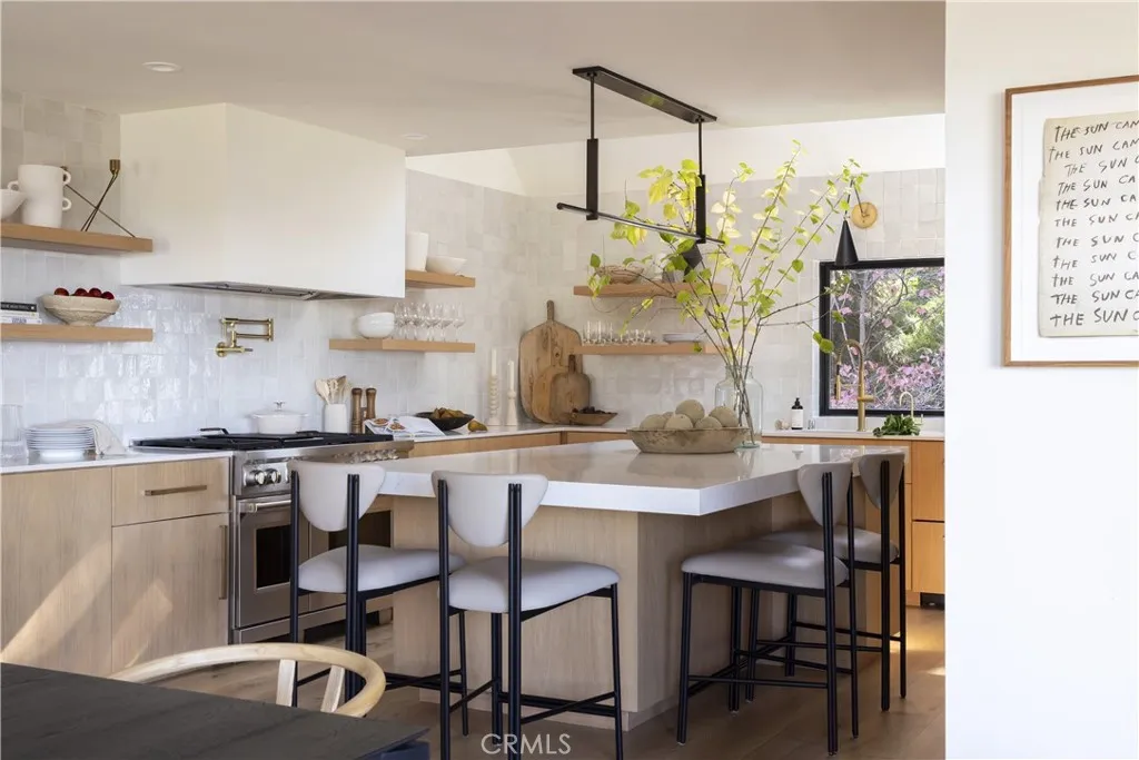 654 S Cumberland, Lake Arrowhead, California 92352 home-pic-3