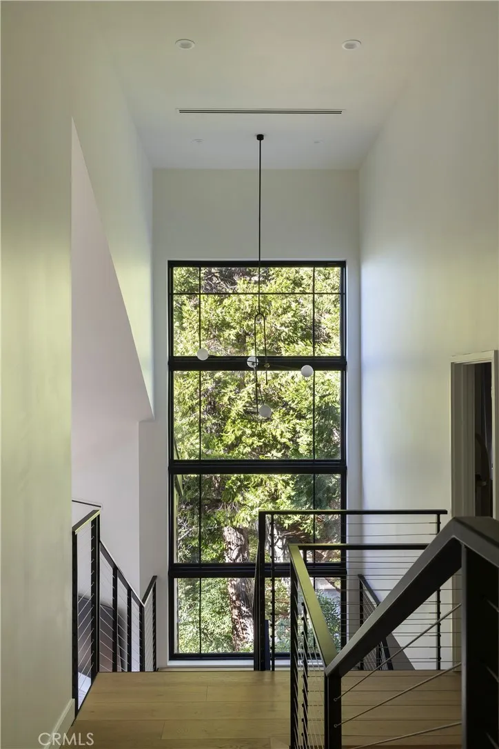 654 S Cumberland, Lake Arrowhead, California 92352 home-pic-22
