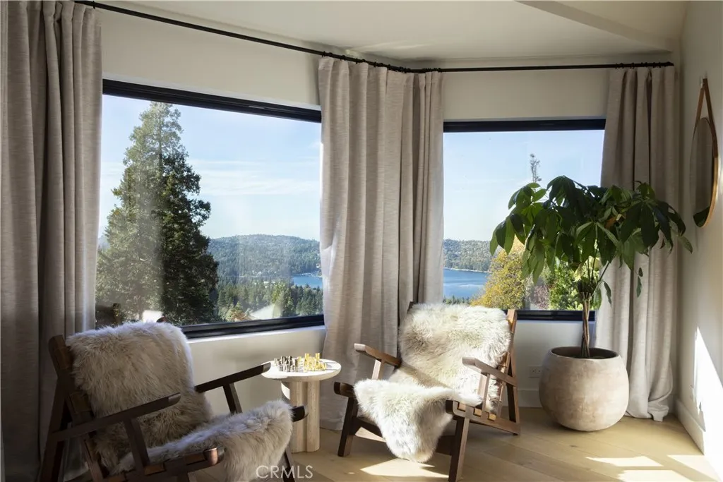 654 S Cumberland, Lake Arrowhead, California 92352 home-pic-14