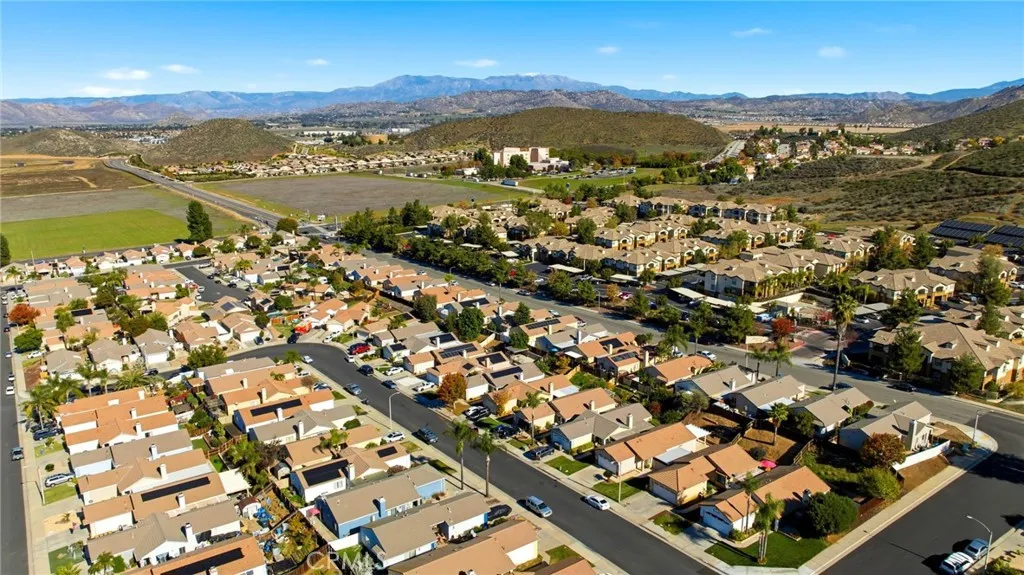 27968 Red Dawn, Menifee, California 92585 home-pic-18