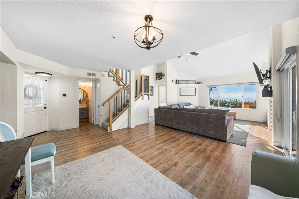 19 Calle Sol, San Clemente, California 92672 home-pic-5